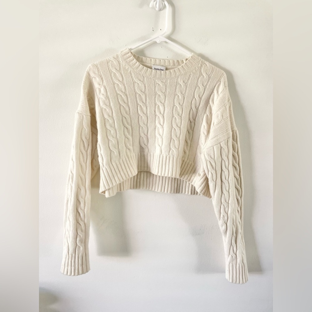 Aritzia Sunday Best Cropped Cable Knit Sweater Oversized Could fit XS to S - Picture 2 of 6